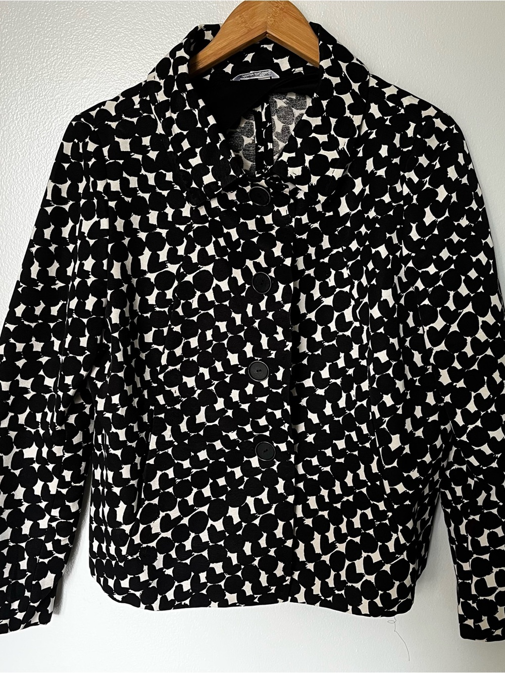 MaxMara Black and White Patterned Cropped Blazer. Classic Luxury!